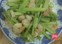 虾仁炒芹菜的做法图解7