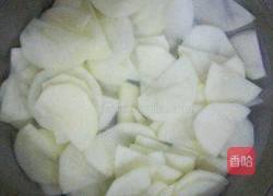 孜盐土豆片的做法图解1