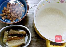 柴鱼花生粥的做法图解2