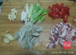 五花肉炒腐干的做法图解1