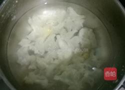 银耳木瓜牛奶的做法图解2