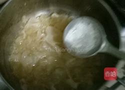 银耳木瓜牛奶的做法图解3