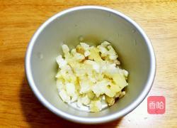 肉丝草菇炒花菜的做法图解2