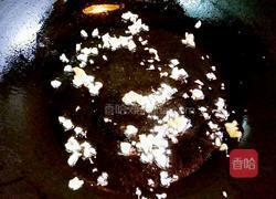 肉丝草菇炒花菜的做法图解6