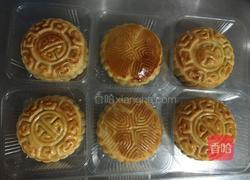 广式蛋黄豆沙月饼的做法图解8