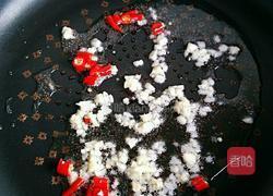 洋葱炒香肠的做法图解4