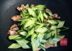 黄瓜炒瘦肉的做法图解4