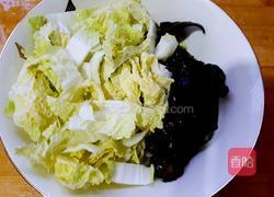 粉丝白菜汤的做法图解2