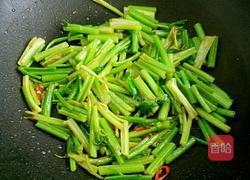 芹菜牛肉的做法图解7