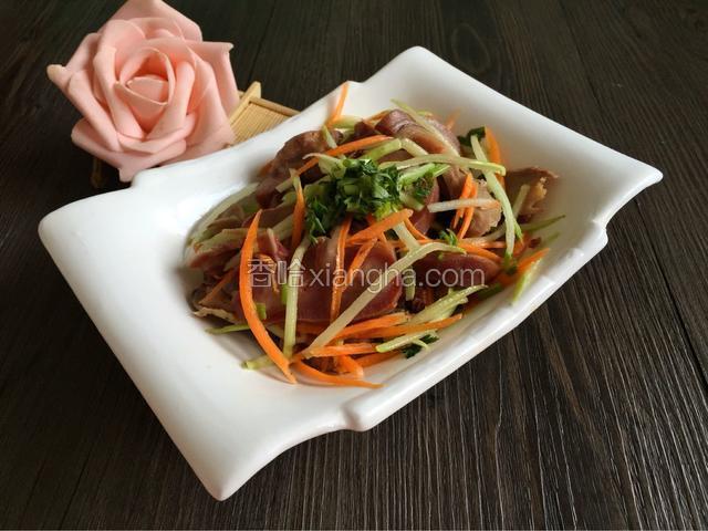 美味的凉拌头肉荤素搭配味道特别棒可以试一试哦！