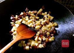 腊肉炒土豆的做法图解6