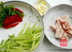 芹菜炒五花肉的做法图解3