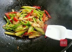 芹菜炒五花肉的做法图解11