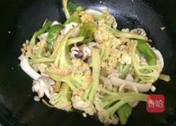 青椒炒菜花的做法图解9