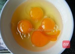 番茄烧鸡蛋的做法图解1