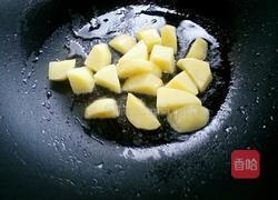 土豆豆角炖粉条的做法图解3