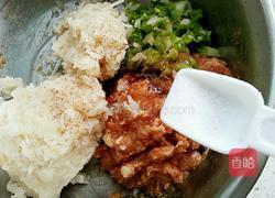 莲菜肉馅饺子的做法图解9