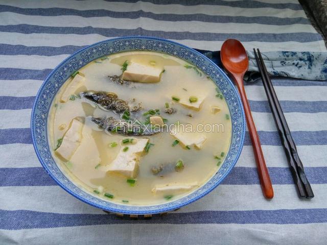 清炖野生小鲫鱼