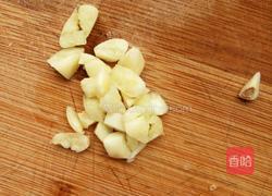 拌黑豆苗的做法图解2