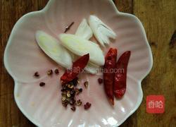 苦瓜炒培根的做法图解4