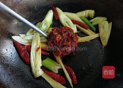 豆瓣酱烧鲈鱼的做法图解8