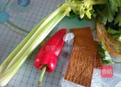 西芹香干小炒的做法图解1