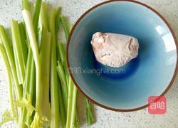 芹菜猪肉馅馄饨的做法图解1