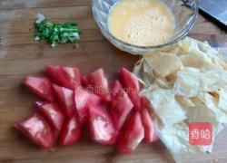 西红柿豆皮汤的做法图解2