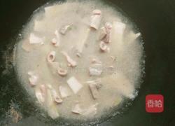 水煮酸笋猪杂汤的做法图解3