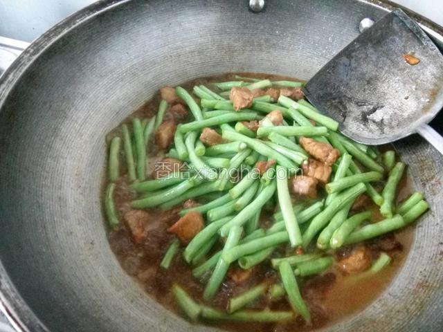 加适量清水翻炒