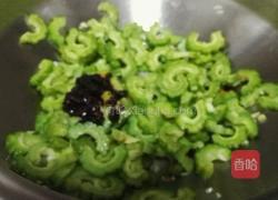 豆豉炒苦瓜的做法图解5