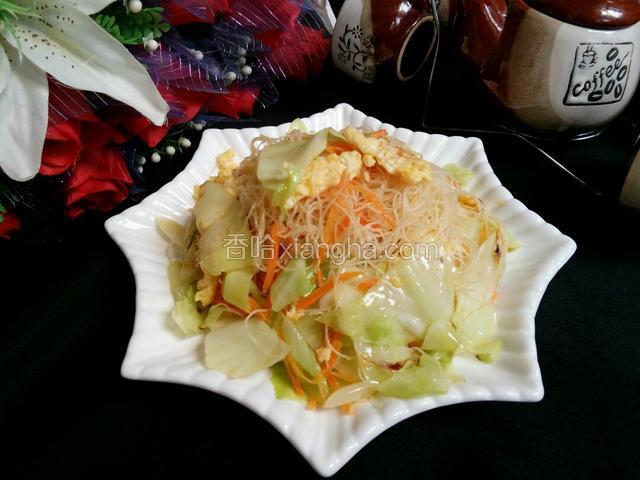 一盘包菜鸡蛋炒粉丝就好了。