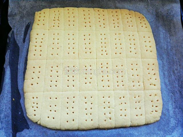 出炉彻底放凉在掰开饼干块