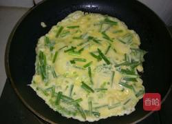 鸡蛋韭菜煎饼的做法图解8
