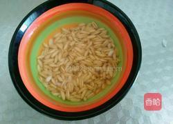 麦仁小米粥的做法图解1