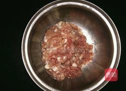 芹菜肉末的做法图解1