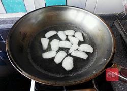 牛肉丸子萝卜汤的做法图解2