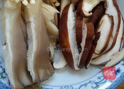 白菜炒鲜蘑的做法图解3