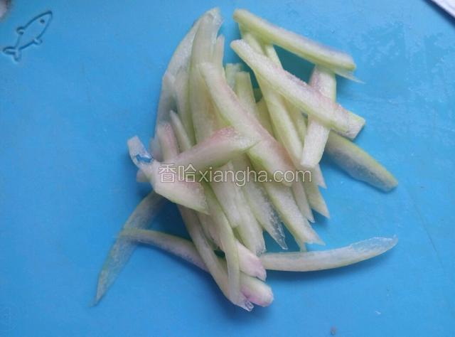西瓜皮切丝