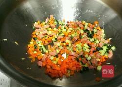 鸡蛋火腿肠炒饭的做法图解5