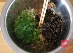 木耳芹菜包子的做法图解12