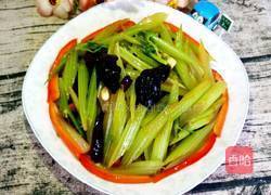 芹菜木耳的做法图解8