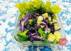 芝麻蔬菜沙拉的做法图解3