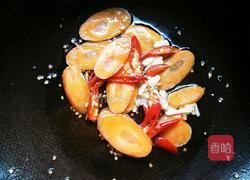 新鲜茶树菇小炒的做法图解3