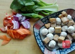 鱼丸鱼豆腐炒时蔬的做法图解1