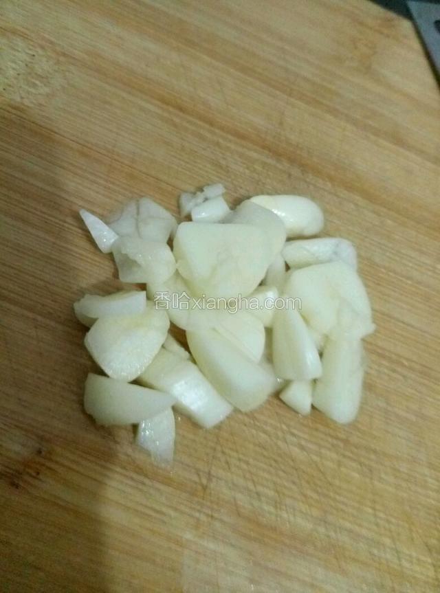 蒜拍碎备用