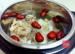 山药红枣鸡汤的做法图解5