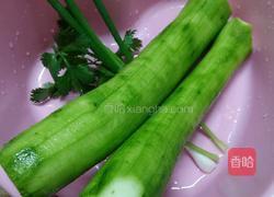 丝瓜蛋花汤的做法图解1