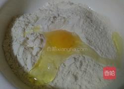 韭菜鸡蛋虾仁饺子的做法图解6