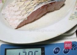 黑木耳草鱼肉片汤的做法图解1